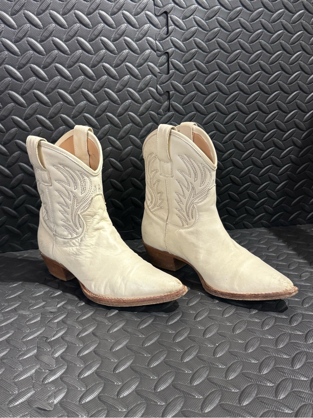 Steve Madden Women’s White Leather Western Cowboy Boots Size 38 Embroidered - Picture 6 of 12
